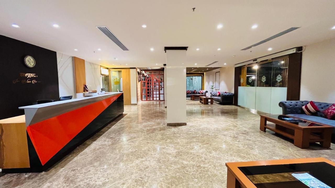 Sargawa The Palace Resort Αμπικαπούρ Εξωτερικό φωτογραφία